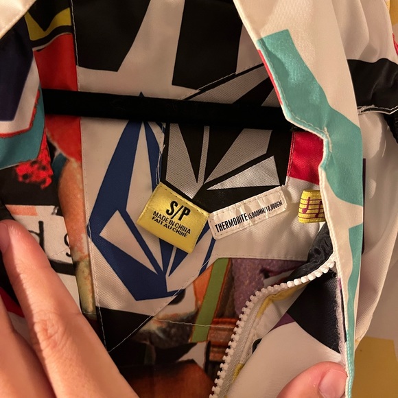Volcom Ski Jacket - Picture 3 of 4